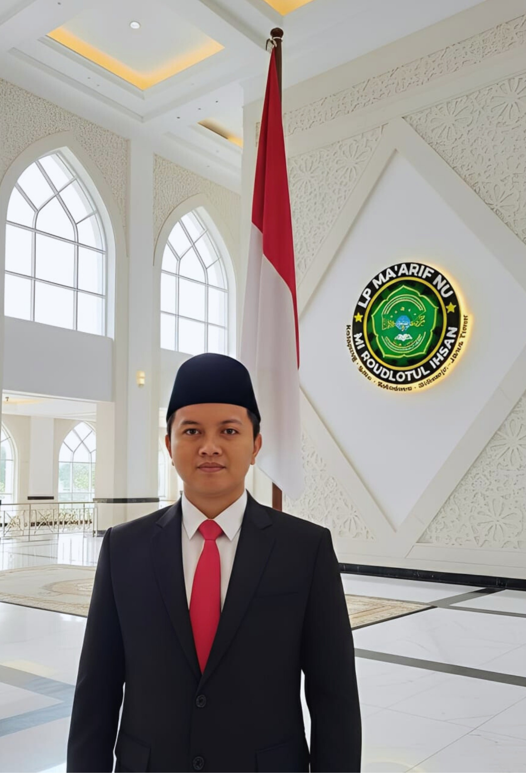 Husni Hudallah, S.H.I, S.Pd