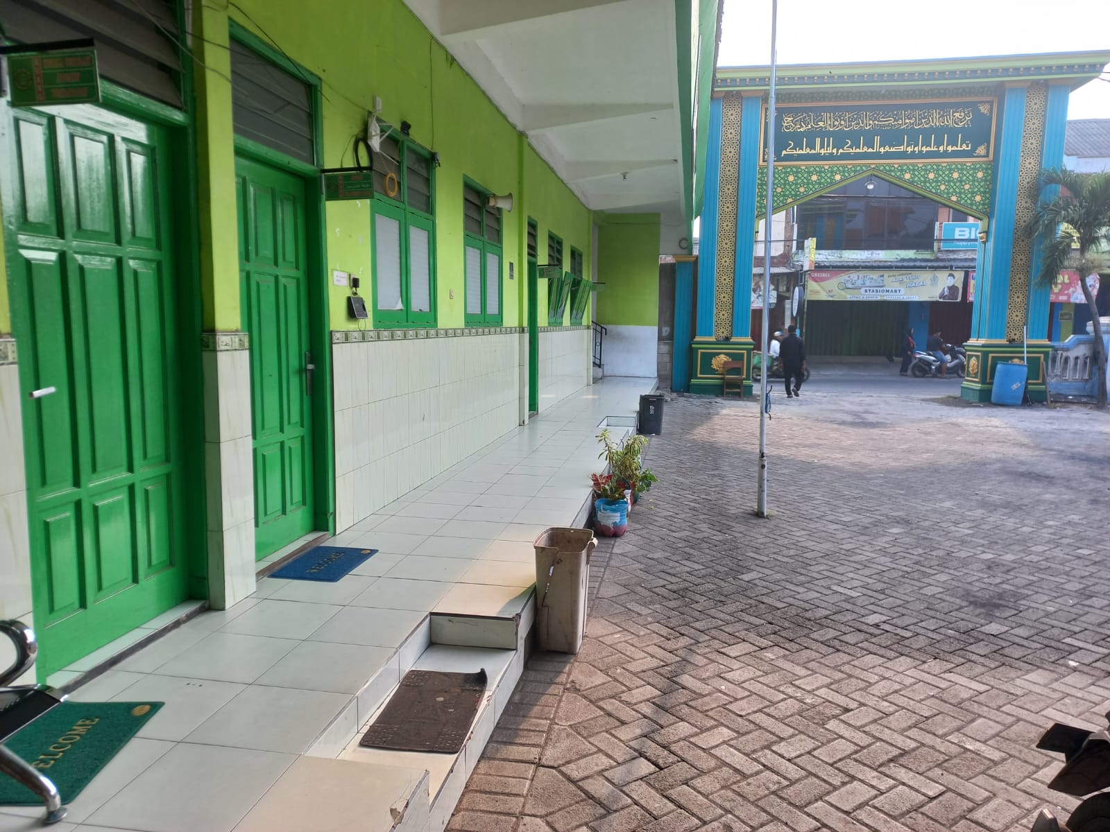Halaman Sekolah